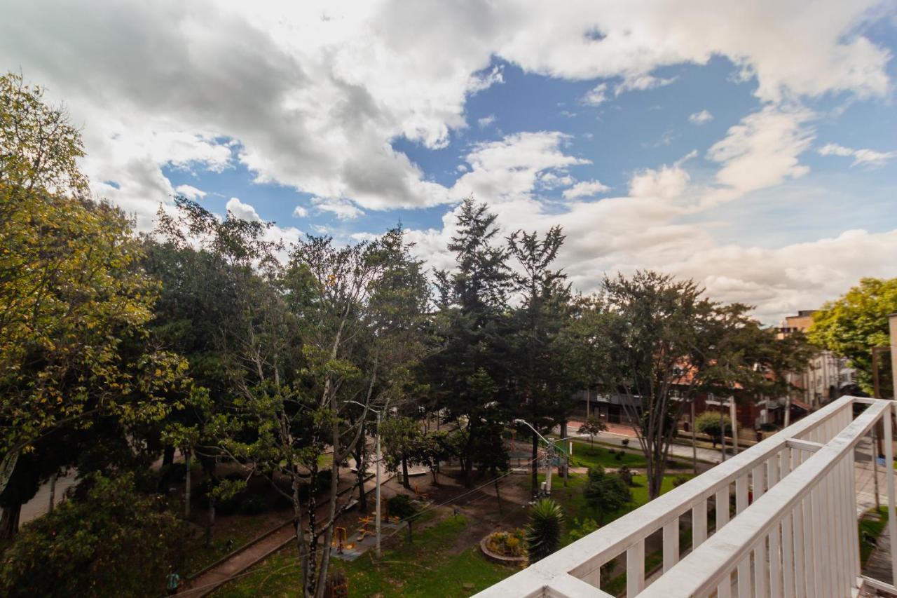 Apartasuites & Hotel Bogota Teusaquillo Exterior photo